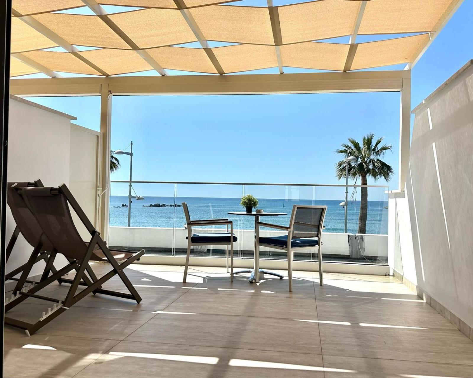 Harbour Lights Studio Apartments Paphos Exteriör bild