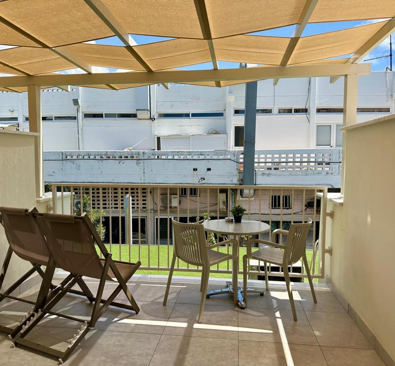 Harbour Lights Studio Apartments Paphos Exteriör bild